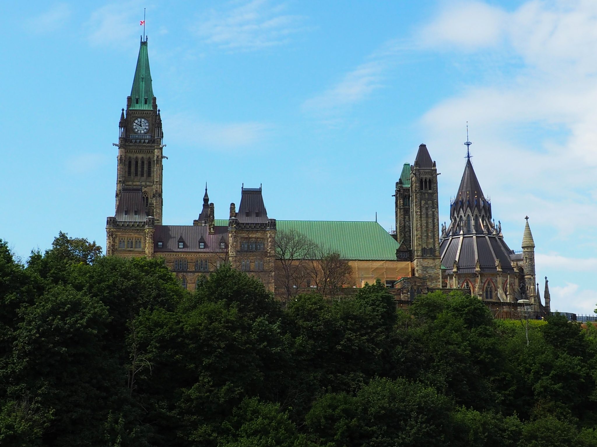 james-beheshti-Xtp8aiBDahE-unsplash_cropped Parliament Hill in Ottawa, Unceded territory of the Algonquin Anishinaabeg People. Credit: James Beheshti