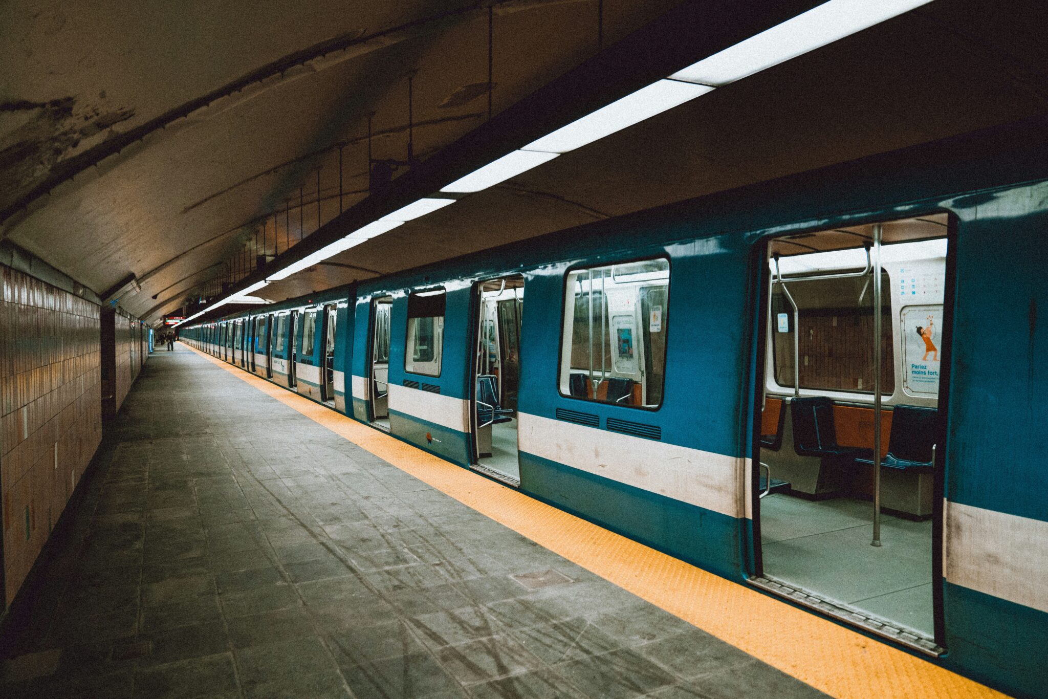 metro in montreal arriving at station
