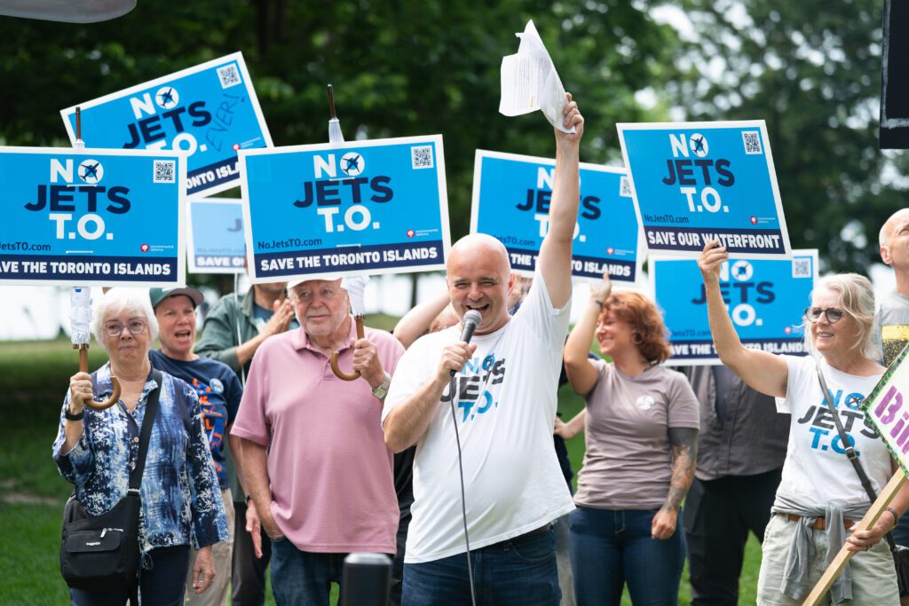 More than 1,000 Torontonians Celebrate Decision to Ground Island Airport Expansion